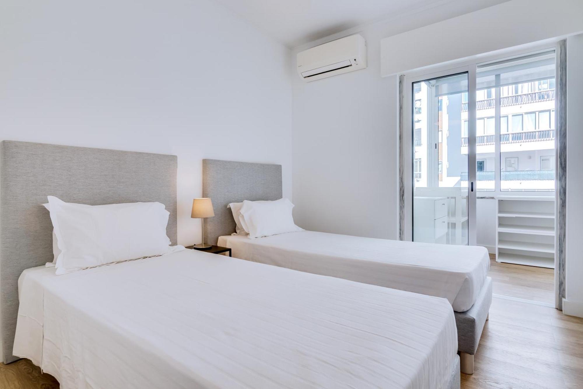 Al - Apartamento Egas Moniz กัวเตย์รา ภายนอก รูปภาพ